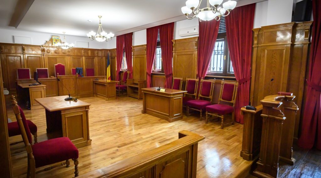 Un fost lider politic scapă de sechestru asigurator pe o mică avere