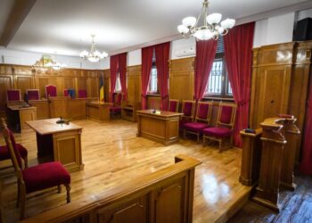 Un fost lider politic scapă de sechestru asigurator pe o mică avere