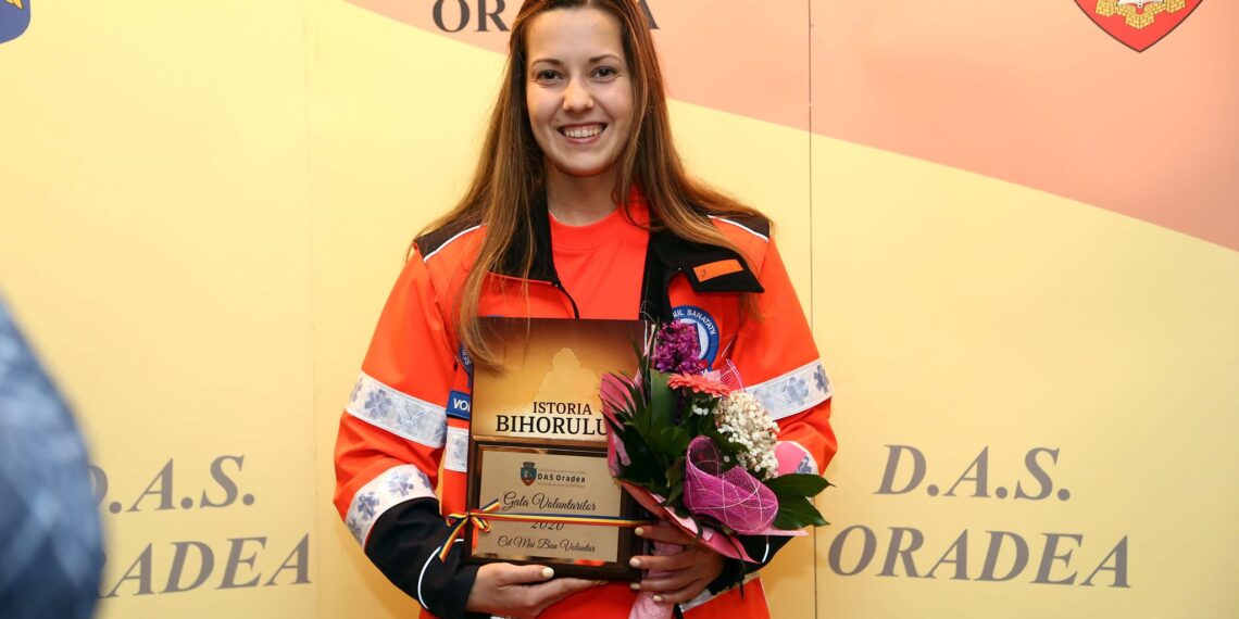 Un voluntar la UPU-SMURD vorbește din interior despre ce se întâmplă la Urgențe. Doctorul Borcea spune că serviciul e aglomerat abuziv. Dă exemplul unui consumator de cocaină care vine zilnic în UPU