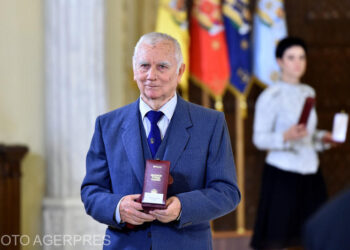 Acest înger trist…Bihoreanul pe care multe generații l-au studiat alături de Eminescu, Caragiale, Slavici, Sadoveanu scrie pentru îngeri. Academicianul DR Popescu a plecat la Ceruri