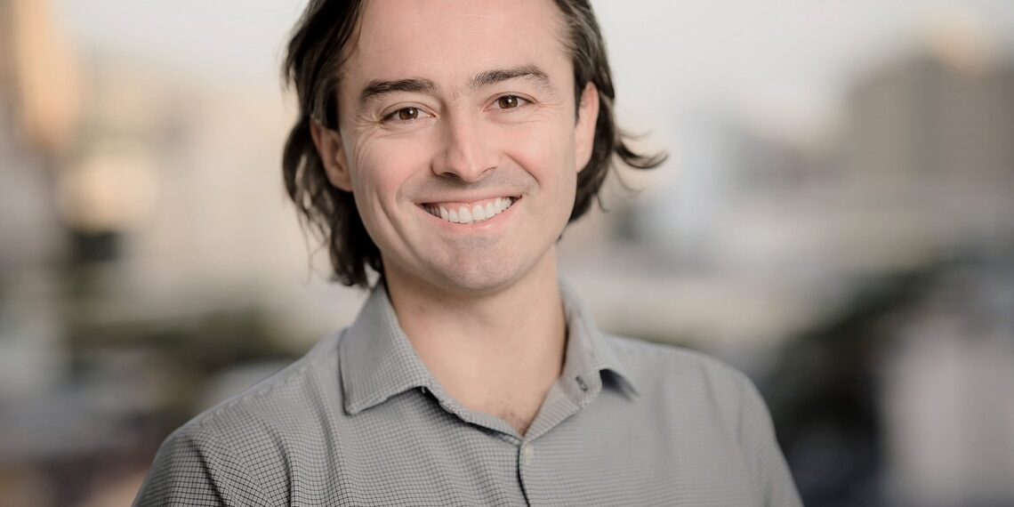 Oncologul Horia Vulpe, născut în Oradea, format în Canada, multipremiat în întreaga lume e gata să trateze bolnavii de cancer din România. „Tot timpul am vrut să cercetez problema cancerului, căci membrii familiei mele au fost afectați de cancer„