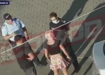 Ce a pățit femeia care a bătut un polițist și un jandarm în centrul orașului. Zeci de oameni au asistat la scenă