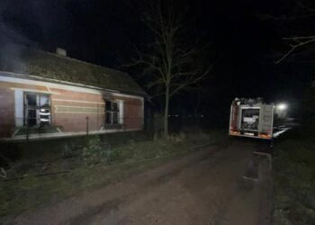 A ars de vie  în casă. Totul a fost mistuit de flăcări