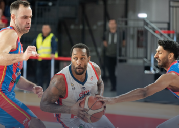 Americanul de la CSM Oradea, Justin Carter, operat. Exista riscul de a provoca o tăiere a ligamentelor