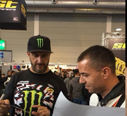 VIDEO.GALERIE.Orădeanul Ervin Koszta, printre puținii români care l-au întâlnit pe celebrul pilot Ken Block, mort recent într-un accident. Are și autograful lui