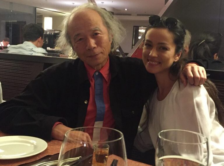 VIDEO. Japonezul care după 200 de vizite în România vorbește românește. A ajuns în Oradea fiindcă i-au furat tot din trenul de Cluj. O mare prietenie cu tatăl unei vedete TV