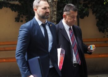 Parlamentarul care azi vrea să demonstreze că nu a fost parte dintr-un grup infracțional organizat. Se prezintă la Înalta Curte. Acuzat că era cărăuș de migranți la granița cu Ungaria