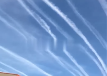 VIDEO. Deputatul PPR Mihai Lasca cere lămuriri oficiale despre „dârele morții” de pe cer . „Suntem otrăviți…”