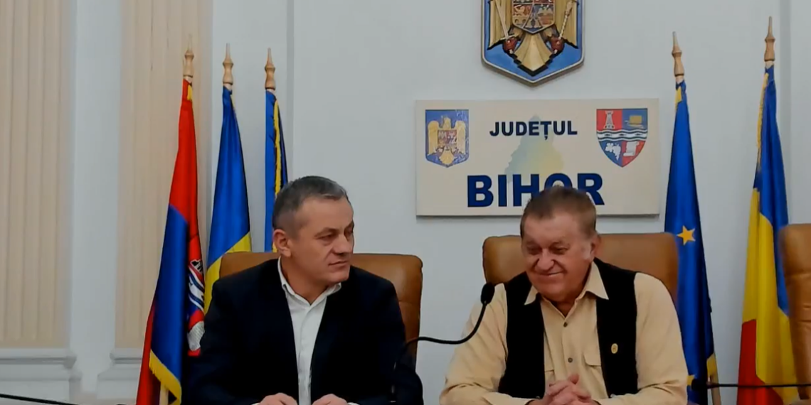 Dorel Vișan, pe scena Teatrului Oradea.„Eminescu spune că Decebal a fost blestemat ca neamul lui să se împrăștie în lume.Și se pare că blestemul abia acum funcționează…”