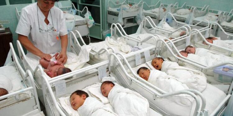 7 ani a muncit fostul parlamentar Florica Cherecheș să modifice Legea Adopțiilor. George Simion spune că e discriminatorie și vrea noi modificări