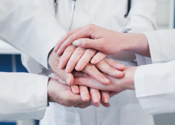 Ce spun pacienții din Oradea despre șpăgile din spitale? „Faceți și o hartă a incompetenței doctorilor care ne-au îngropat pe cei dragi„