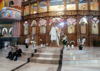 A schimbat costumul de ministru cu sutana. Marcel Boloș, din fotoliul de la Investiții Europene în Altar