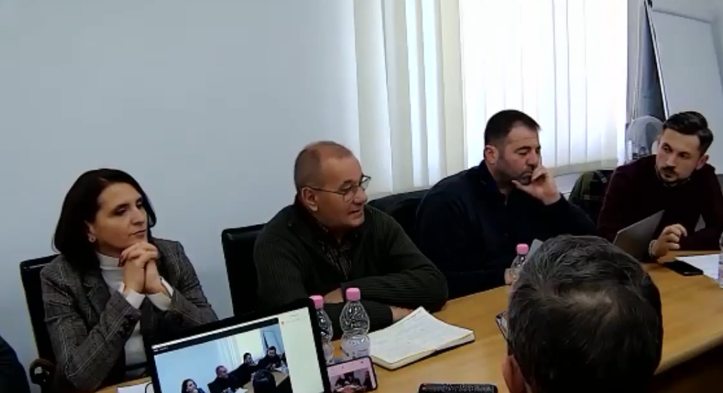 VIDEO.Scandal. Titlul de cetățean de onoare al Beiușului, acordat fostului șef al Camerei Deputaților Dan Marțian, pus sub semnul întrebării. “Unora li s-au cerut scrisori de recomandare din cimitir”