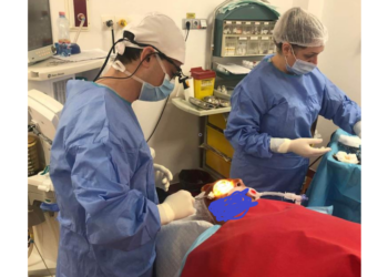 Intervenție complexă de succes la Oradea. O tumoare la ochi, ca urmare a unei forme rare și agresive de cancer de piele, excizată. Au făcut și reconstrucție facială