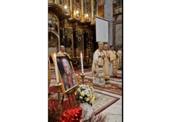 VIDEO. Slujbe de mulțumire pentru Papa Benedict “când sufletul lui se îndreaptă spre o întâlnire cu Domnul” în bisericile din Oradea. Se trag clopotele în fiecare zi