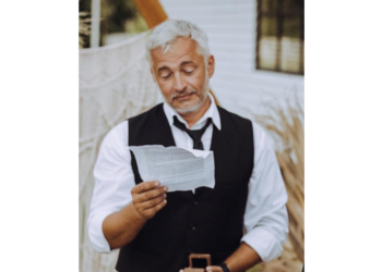 Cel mai premiat actor orădean după ce a văzut Teambuilding: Ca actor de teatru, am jucat într-o grămadă de prostii. Mă simțeam de c…t, am urât rolurile alea, dar le-am jucat, cu dăruire…