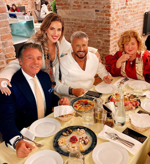 Botezatu crează controverse cu prezența sa tot mai des la Oradea. E imaginea unui cartier rezidențial făcut de cofondatorul brandului Liu-Jo