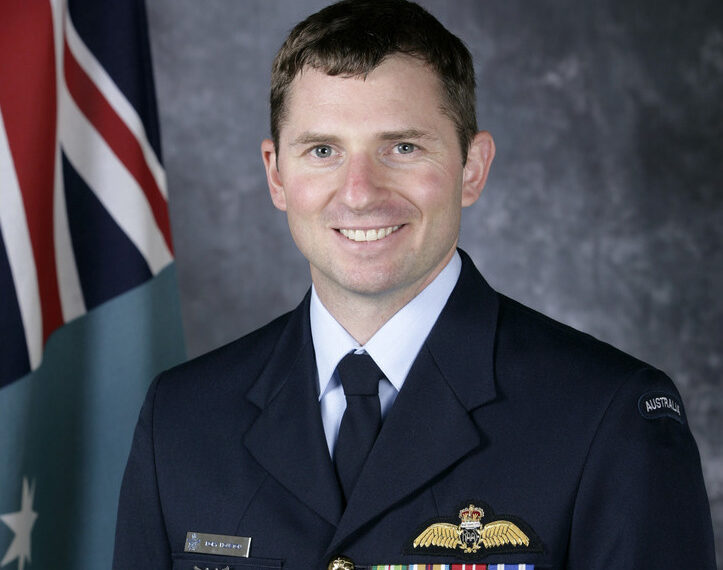 UPDATE. Pilot militar australian pe F-18 Hornel și pe drone de luptă, combatant  în războiul din Afganistan, implicat în transportul cu drone de sânge și medicamente între spitalele din Oradea