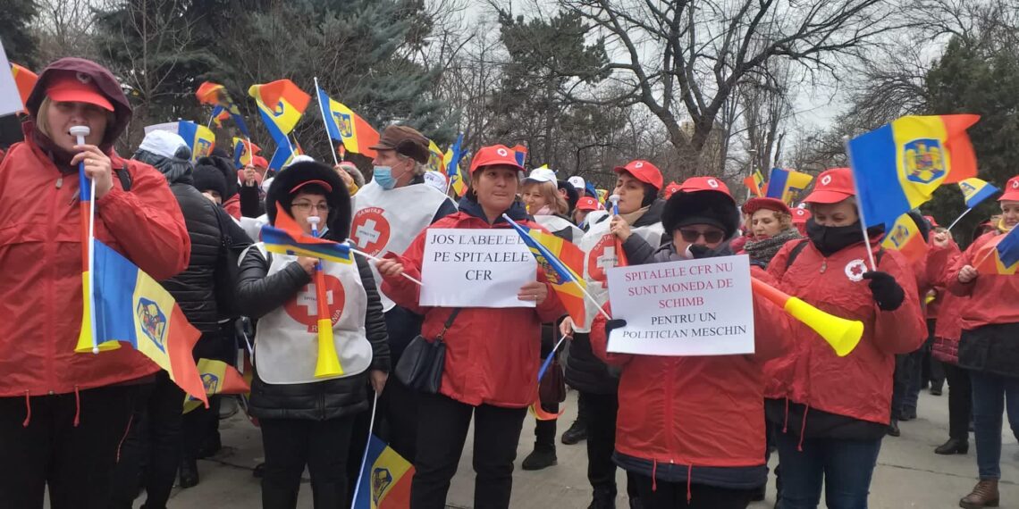 Protest de amploare al angajaților după ce Ministerul Transporturilor a spus că renunță la spitalele CFR. Primăria Oradea gata să preia spitalul