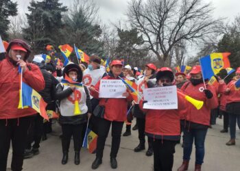 Protest de amploare al angajaților după ce Ministerul Transporturilor  a spus că renunță la spitalele CFR. Primăria Oradea gata să preia spitalul