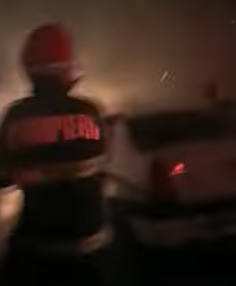 Șase mașini în flăcări. 15 autoturisme, în pericol. Incendiu puternic la un service