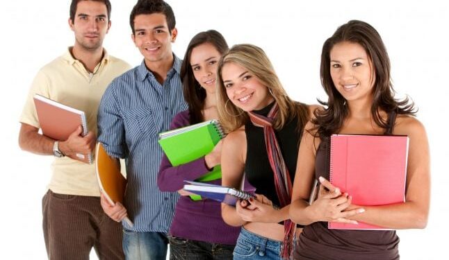 Burse de la 1000 de euro pentru cei care studiază în străinătate