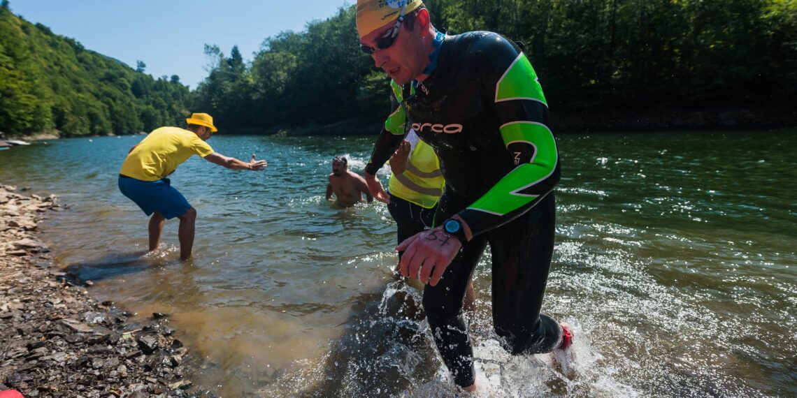 VIDEO. Orădeanul Ovidiu Tirla, vârf de lance în lotul României la Campionatul Mondial de Înot în Ape Inghețate