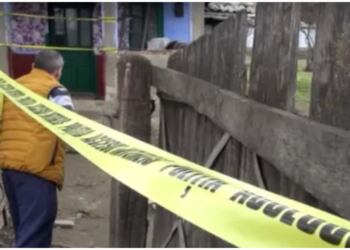 O adolescentă de 16 ani și-a dat foc în curtea casei. S-a spus că ar fi primit o provocare pe rețelele de socializare