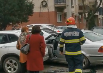 Accident cu cinci mașini într-o intersecție din Oradea