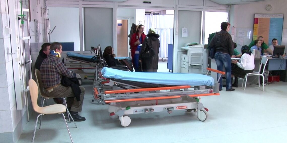 Ștefania, o adolescentă de 15 ani, a decedat la Urgențe. Ar fi făcut complicații în urma unei pneumonii severe