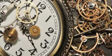 Lecţii de educaţie muzeală: „Istoria ceasului”, explicată pe înţelesul oricui