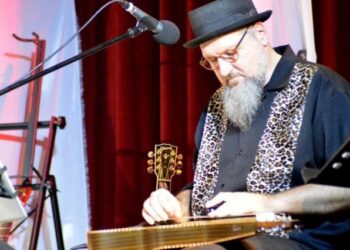 VIDEO. Orădeanul care după ce a ieșit din comă și-a dorit să fie chitarist, vrea să facă un disc cu Eric Clapton.Cel mai mare onorariu l-a primit pentru un concert dat pentru Bill Clinton