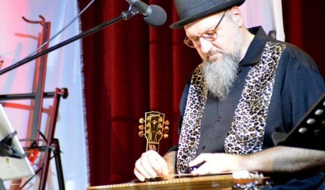 VIDEO. Orădeanul care după ce a ieșit din comă și-a dorit să fie chitarist, vrea să facă un disc cu Eric Clapton.Cel mai mare onorariu l-a primit pentru un concert dat pentru Bill Clinton