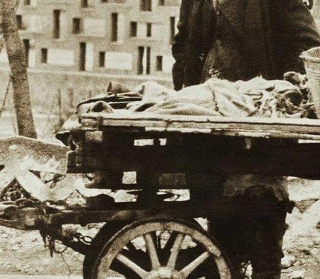 Povestea celui supranumit Ali Baba de Oradea. A făcut o avere cu o mârțoagă și o căruță.Povestea lui seamănă cu a geniului în matematică, gunoier la Cluj