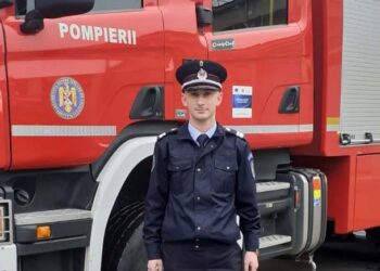 La 23 de ani, un pompier militar, aflat în timpul liber, a salvat o mamă, împreună cu copilul său, și bunica dintr-un accident
