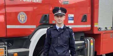 La 23 de ani, un pompier militar, aflat în timpul liber, a salvat o mamă, împreună cu copilul său, și bunica dintr-un accident