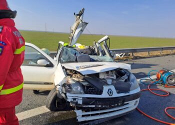 Accident teribil. Spulberati de un tir pe banda de urgență. Bihoreanul avea 37 de ani