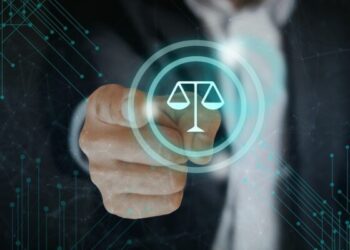 Aspru criticat, Fenechiu retrage proiectul legii prin care STS și SRI aveau acces la portalul utilizat de avocați în relația cu clienții