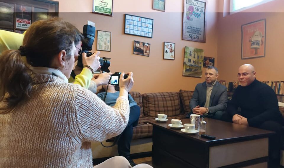 Totul pentru Muzeul Muzicii de la Oradea. O vioară folosită în 1760 la concertul lui Michael Haydn la Palatul Romano-Catolic și mărturii ale vizitei lui Enescu la Oradea, așteaptă să fie expuse. Pregătește cel de-al treilea recod mondial