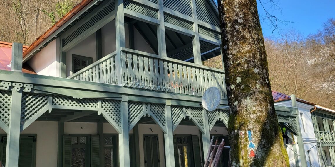 GALERIE. Loc de recreere al aristocrației de la începutul secolului XX, Cabana Vadu Crișului e restaurată 95%