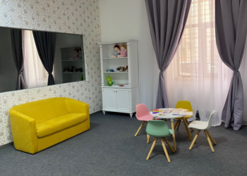 Camera păpușilor din cadrul Poliției Bihor. Aici sunt audiați micuții, victime ale unor infracțiuni