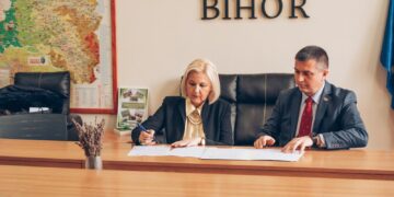 Antreprenorii merg în școlile din Bihor să-i familiarizeze pe elevi cu afacerile