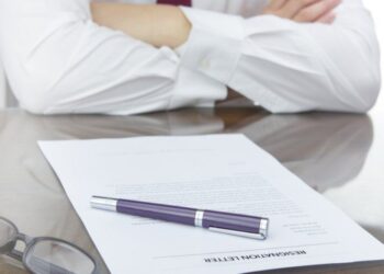 Un angajat al Consiliului Județean a demisionat fiindcă nu făcea nimic și primea 6500 lei/lună