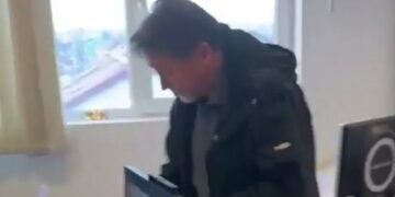 Situație de neînchipuit la Direcția de Sănătate Publică. Atac cu aparatul de electroșocuri