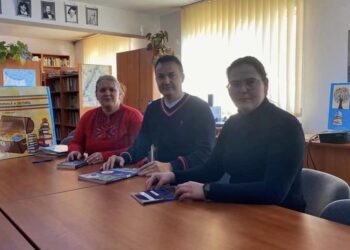 Autoarea “Cărtii anului 2022” la Editura Hermann, studenta la Drept Ela Ardelean, la Biblioteca din Aștileu. ”A fi într-o Bibliotecă nu înseamnă a te afla într-un spațiu fizic…Asta e o altfel de magie”