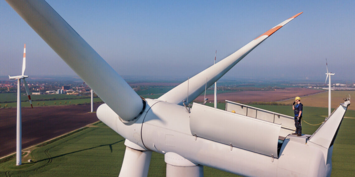 Ore de aur. Azi, România face export-record de energie electrică