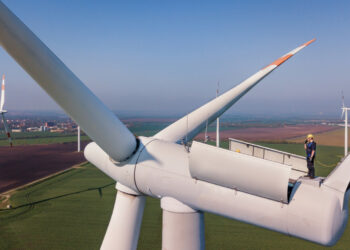 Ore de aur. Azi, România face export-record de energie electrică