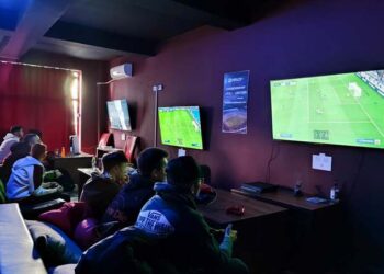 Echipa de e-sport Rapid București în competiția FIFA 2023 de la Explore Gaming Pub Oradea
