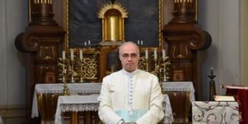 Călugării albi, cei mai mari  datornici la Primăria Oradea. Au revendicat mii de ha în Băile Felix, clădirea CN Mihai Eminescu, stadionul Voința