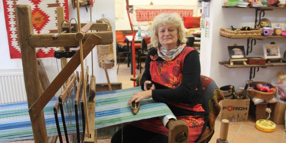 Meșterul popular Ida Pazman: Sunt blocată-șocată. A primit o înștiințare că trebuie să părăsească în 19 zile Casa Meșteșugărească din Cetate. Facturi și chirii colosale